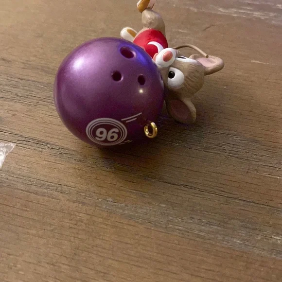 1996 Hallmark Keepsake Vintage "Bowl 'Em Over" Mouse Ornament - Picture 5 of 14